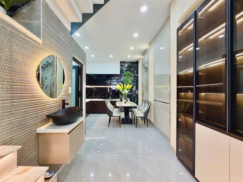 Cơ hội tích luỹ nhà 3 tầng 2.2 tỷ, pháp lý chuẩn, giá tốt