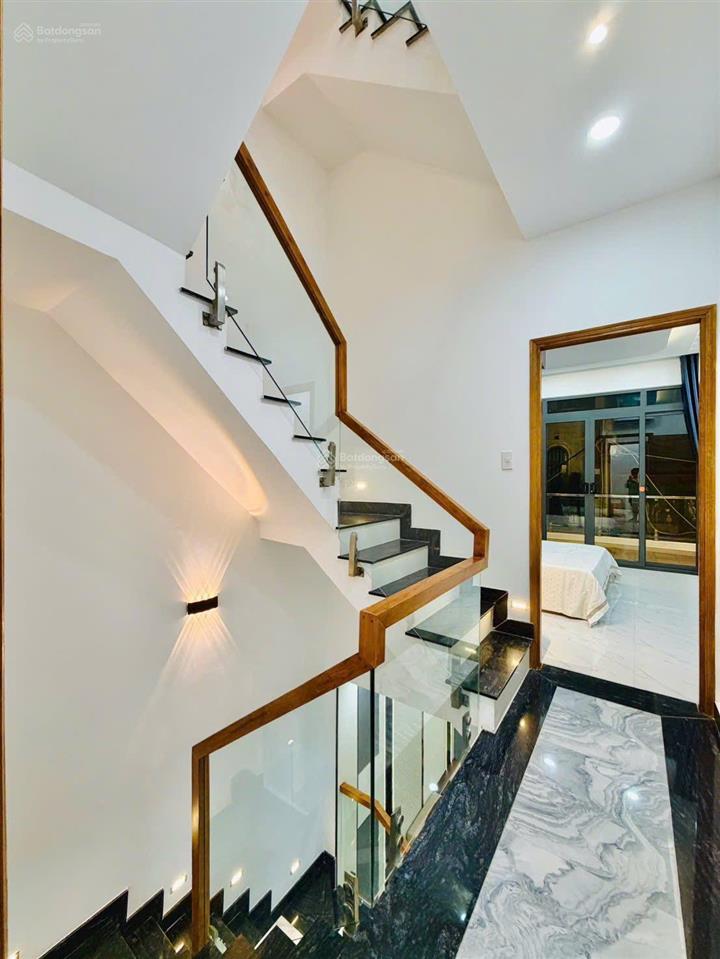 Nhà nguyễn cửu vân  bình thạnh  giá chỉ 3tỷ1  hđ 20tr/tháng