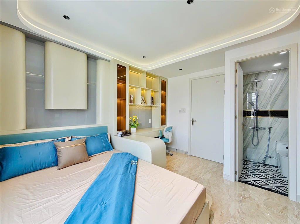 Nhà trung tâm huỳnh văn bánh  chỉ 3 tỷ 590  có thang máy  dòng tiền 22tr/tháng