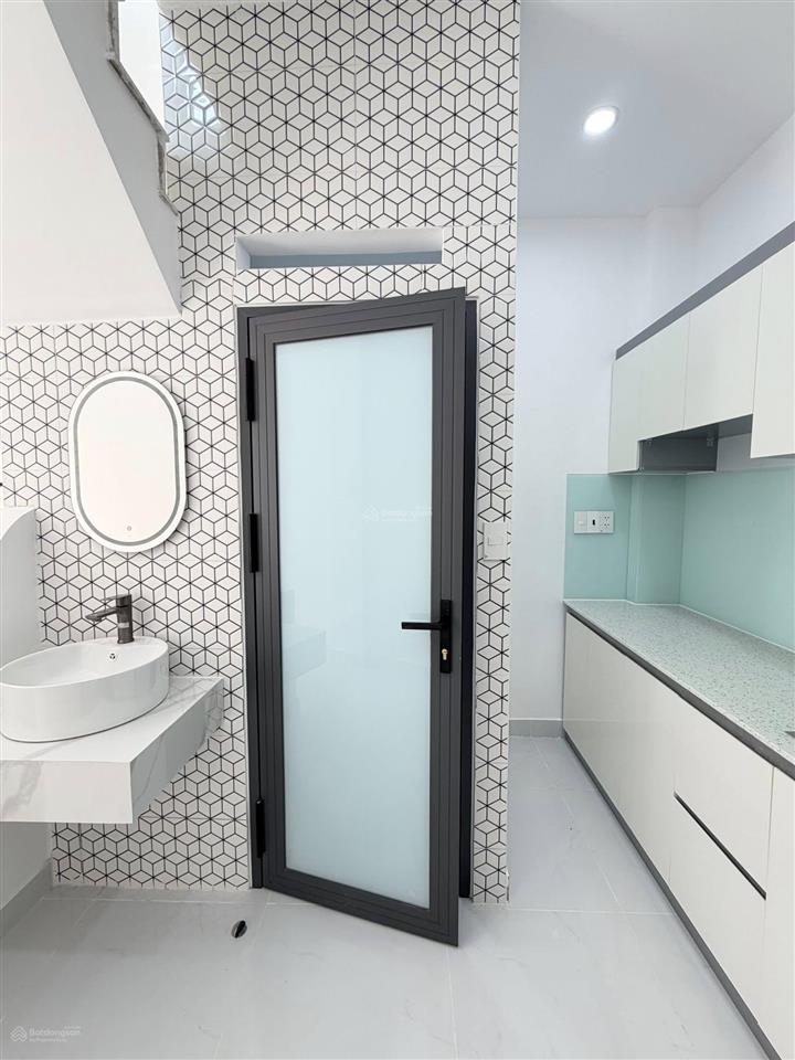 Nhà kha vạn cân giá chỉ 1 tỷ 690  sẵn dòng tiền cho thuê  đầu tư quá tốt!