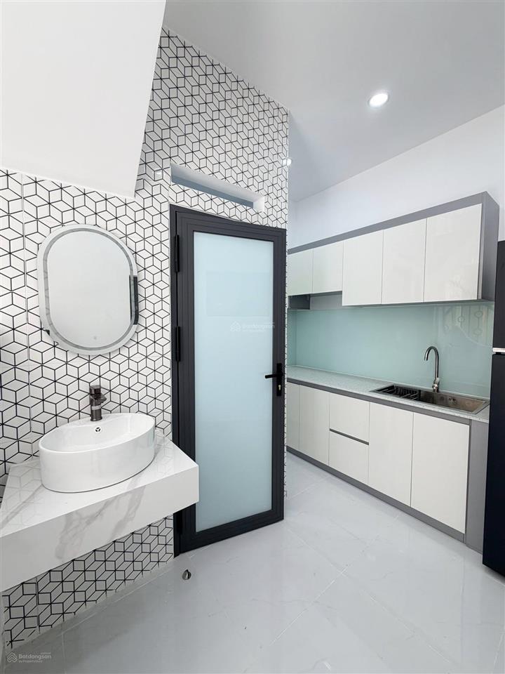 Nhà kha vạn cân giá chỉ 1 tỷ 690  sẵn dòng tiền cho thuê  đầu tư quá tốt!