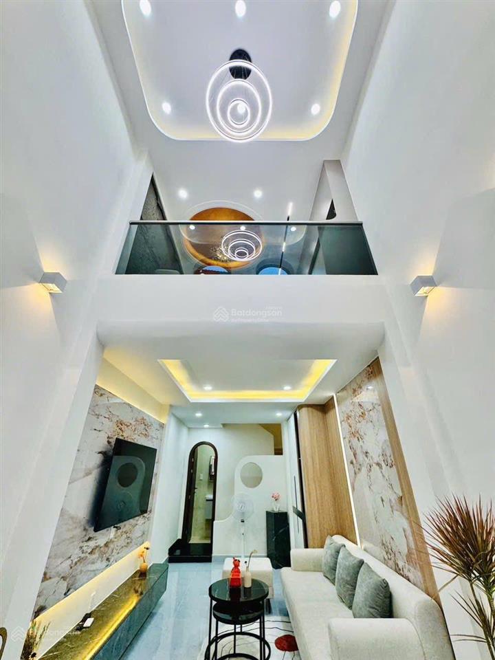 Nhà xinh 5lầu  hẻm 4m hoàng diệu, thủ đức 32m² (4x8m), 4pn, 4wc, ô tô 4 chỗ vô. còn tl. sổ hồng