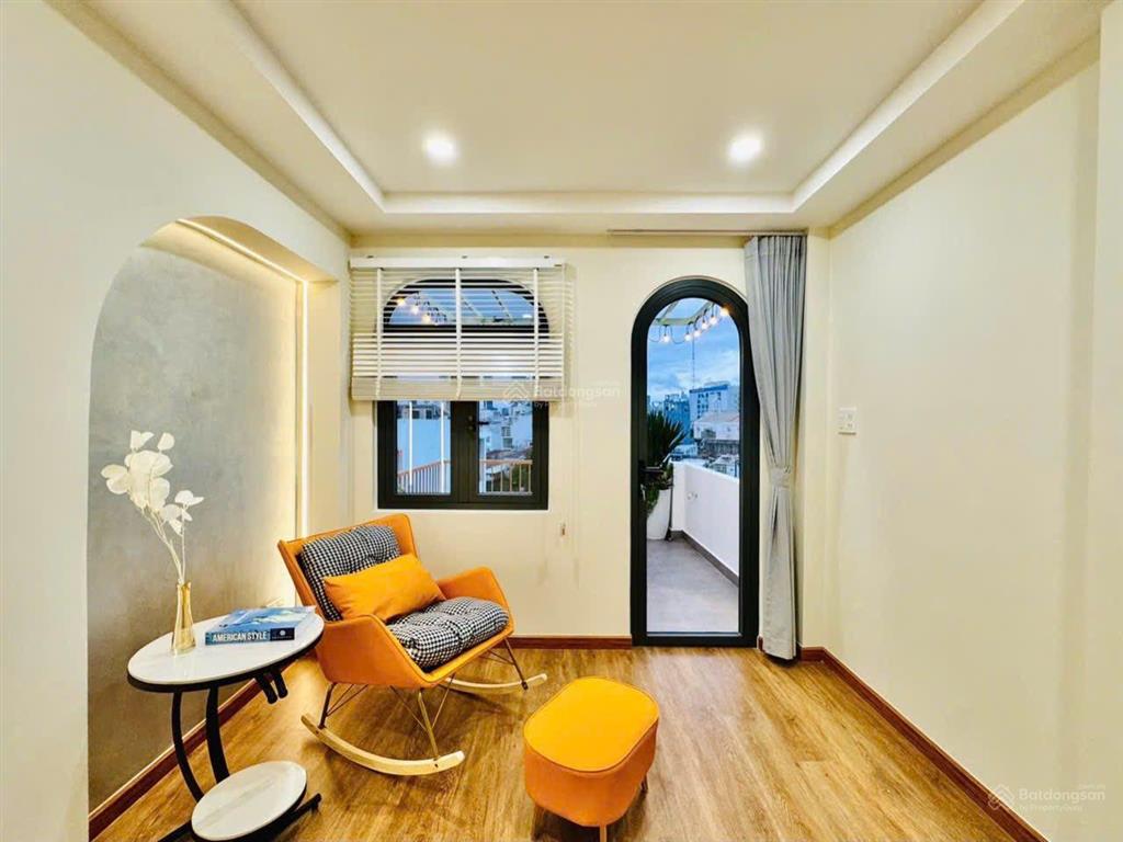 Nhà xinh 5lầu  hẻm 4m hoàng diệu, thủ đức 32m² (4x8m), 4pn, 4wc, ô tô 4 chỗ vô. còn tl. sổ hồng