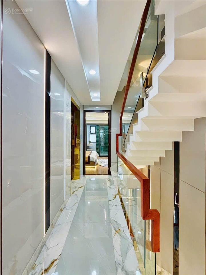 Bán nhà q3  nguyễn thị minh khai  6t650  75m2  đang cho thuê 28tr  shr  full nội thất