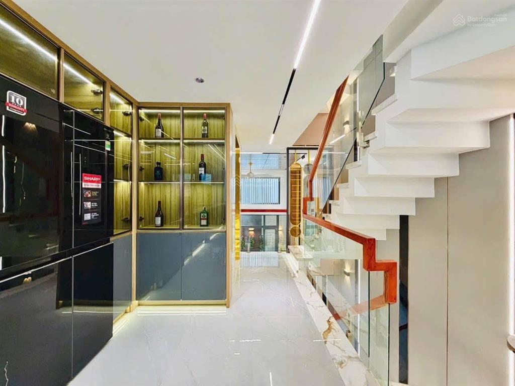 Bán nhà q3  nguyễn thị minh khai  6t650  75m2  đang cho thuê 28tr  shr  full nội thất