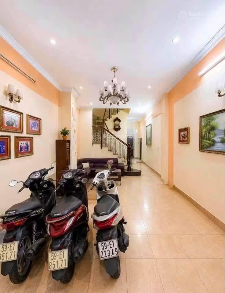 Bán nhà đoàn thị điểm  p. cầu kiệu  3 tầng  giá 3,5 tỷ  shr  công chứng ngay