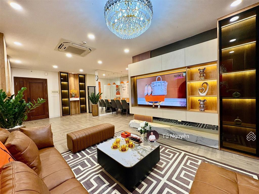 Chính chủ bán căn 2 phòng ngủ, 70m2 c14 bắc hà  tố hữu. giá 5.5 tỷ