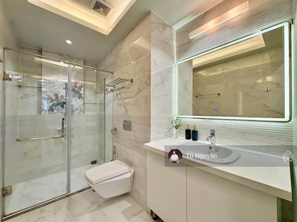 Chính chủ bán căn 2 phòng ngủ, 68m2 seasons avenue mỗ lao. giá 6 tỷ