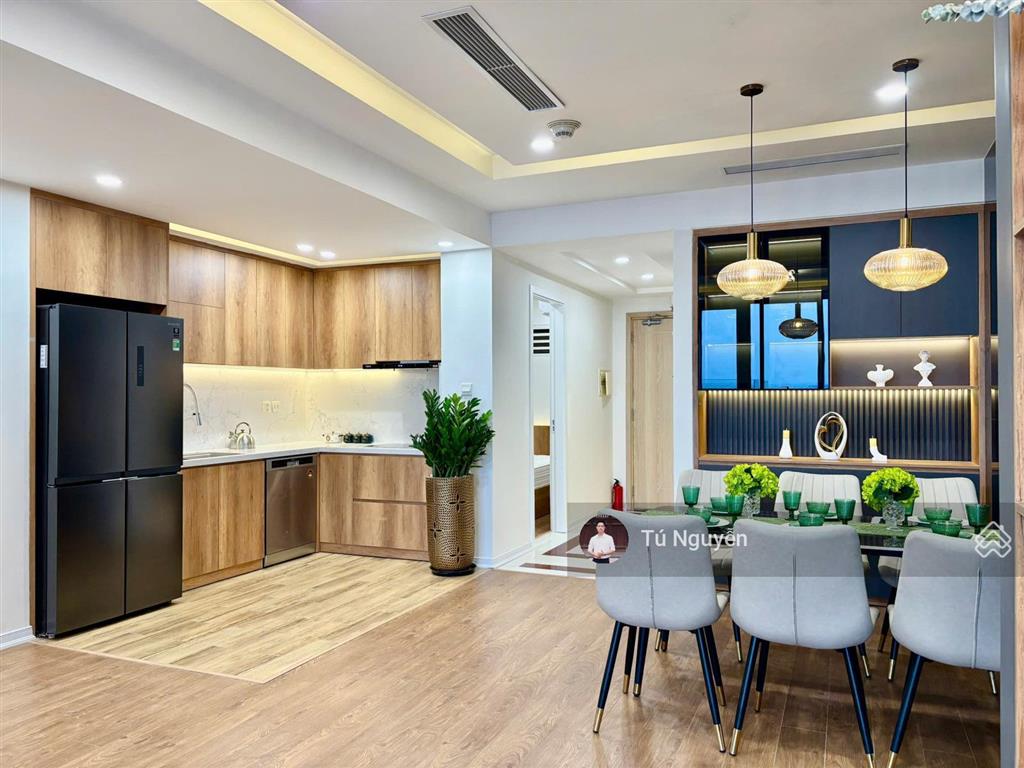 Chính chủ bán căn 2 phòng ngủ, 68m2 seasons avenue mỗ lao. giá 6 tỷ