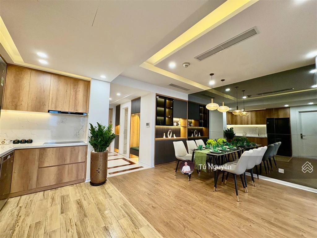 Chính chủ bán căn 2 phòng ngủ, 68m2 seasons avenue mỗ lao. giá 6 tỷ