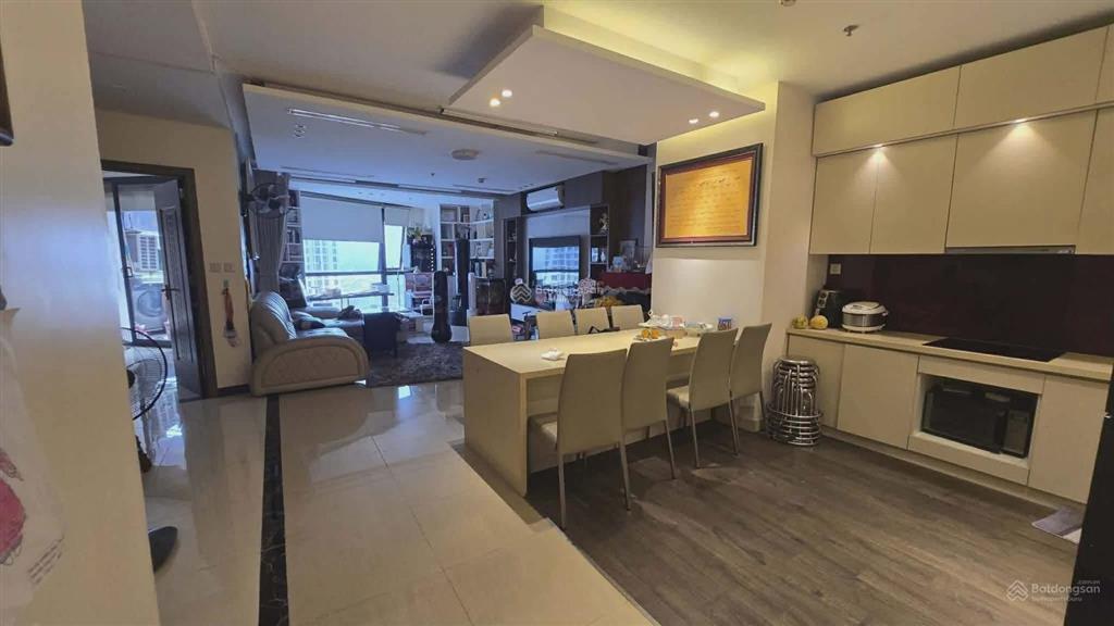 Bán căn hộ chung cư tại r1b royal city, 14 tỷ, 130m2, đẹp, nhiều tiện ích