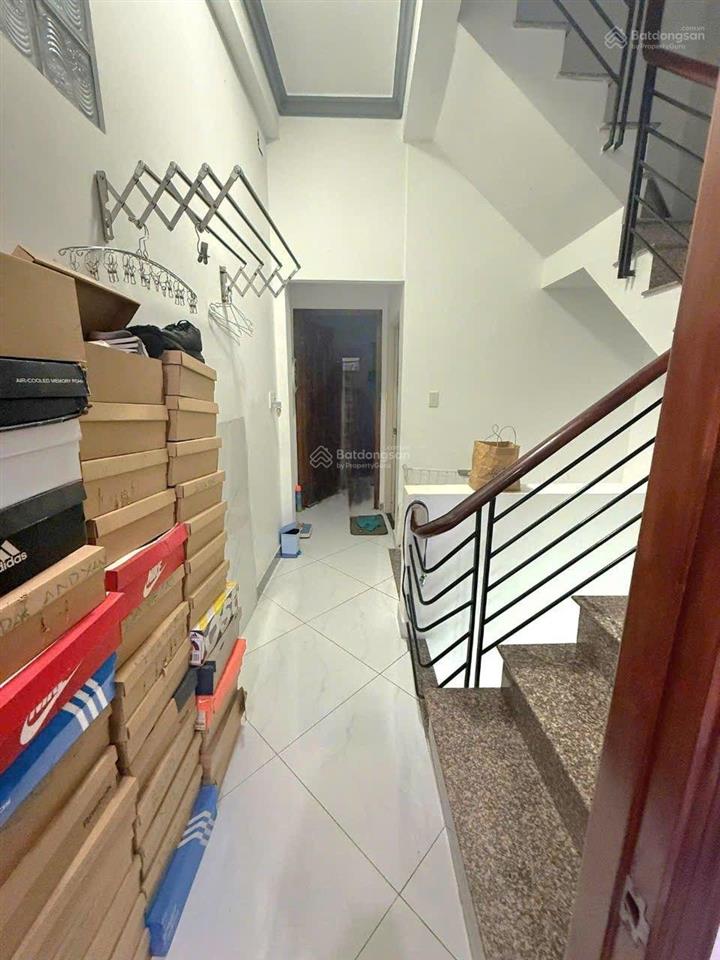 Càn bán nhanh căn nhà 3 tầng, chỉ hơn 6 tỷ, huỳnh tấn phát, lê thị chợ , quận 7