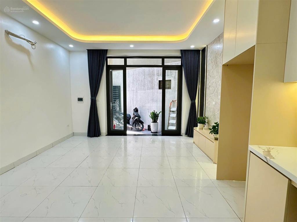 Cực hiếm 7 tỷ hoàng mai  40m2 x 5 tầng xây mới  full nội thất ngõ nông  thông thoáng gần oto đỗ