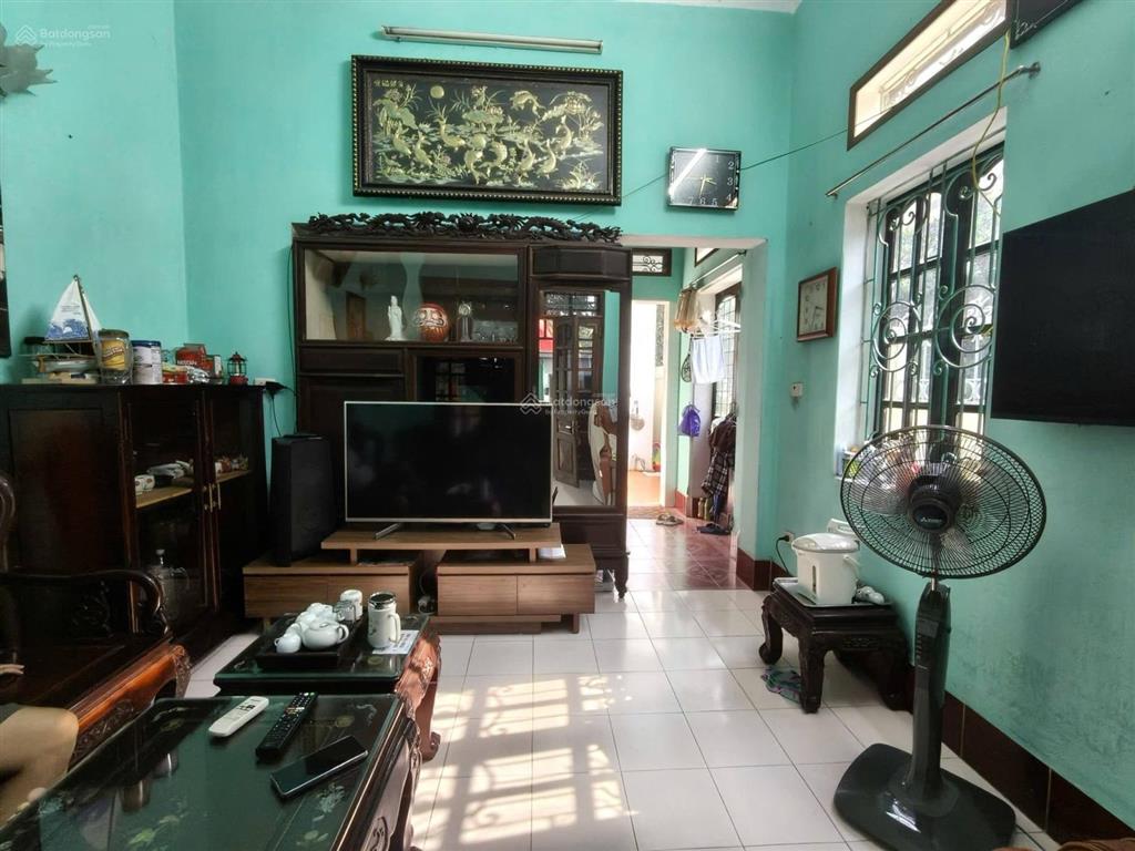 Chủ cần bán nhà uy nỗ 74m2, 3t, mt4.5m, 10.1 tỷ, đông anh, phân lô, lô góc, ô tô tránh, bàn cờ.