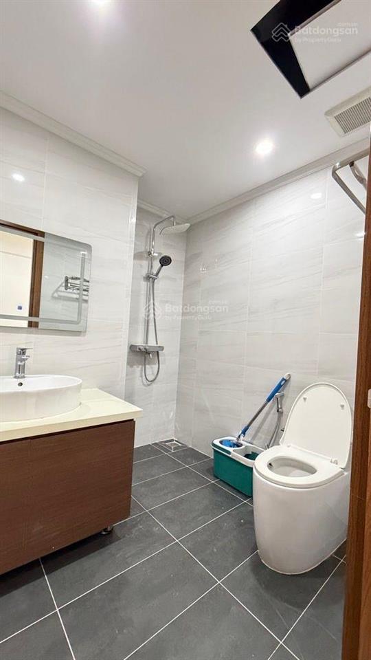 Bán căn hộ tòa hh2 dương đình nghệ, cầu giấy, 102m2, 8.1 tỷ, 3 ngủ, 2 wc, sổ đỏ cc, full nội thất.