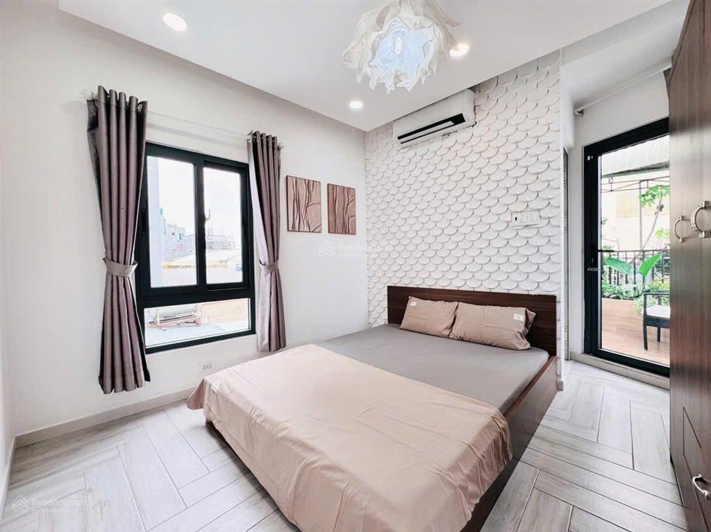 Siêu phẩm 3 tầng ở ngay  nguyễn thái sơn p5  ngay đhcn  chợ gv  4pn  ban công  /shr  5.5 tỷ