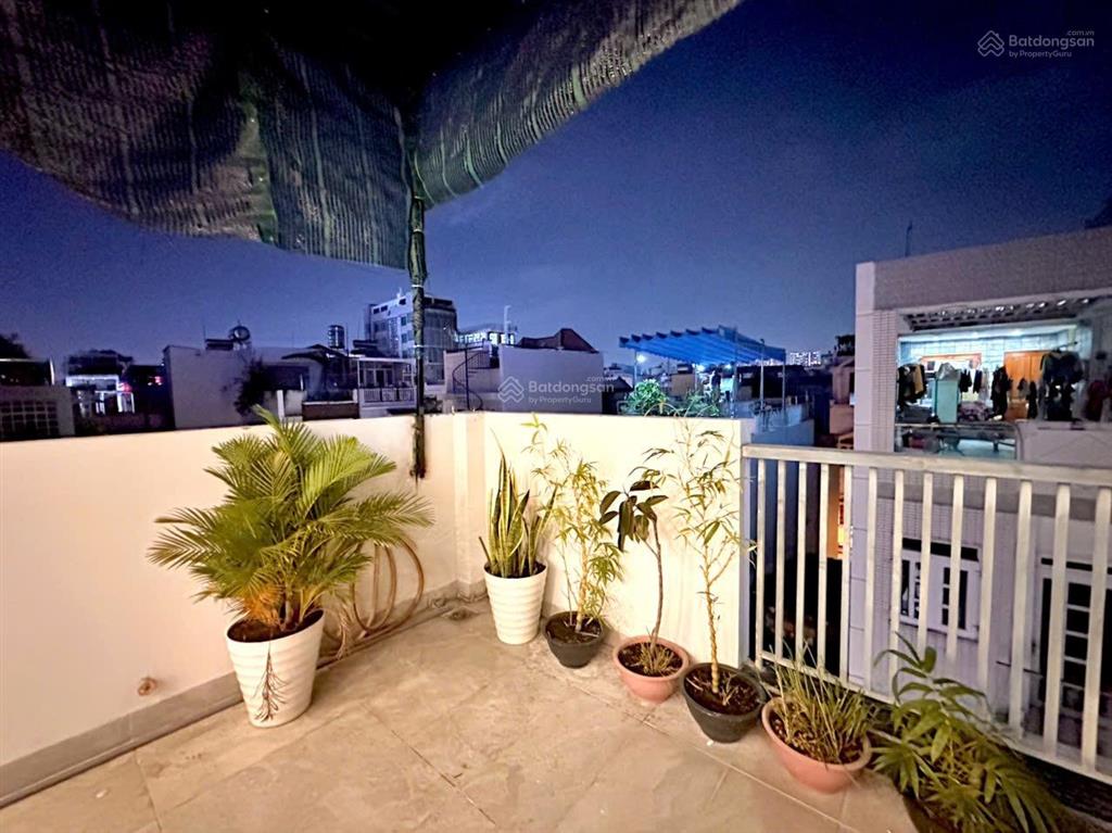 Căn hộ 1pn nguyên tầng 60m2  2 ban công sân vườn  giặt riêng  khu phan xích long giáp quận 1
