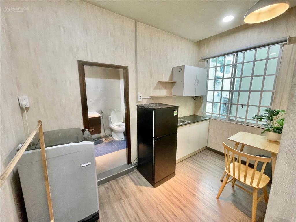 Căn hộ 1pn ngăn bếp 2 cửa sổ trời  giặt riêng  ngay công viên lê văn tám  chợ tân định  đh ueh
