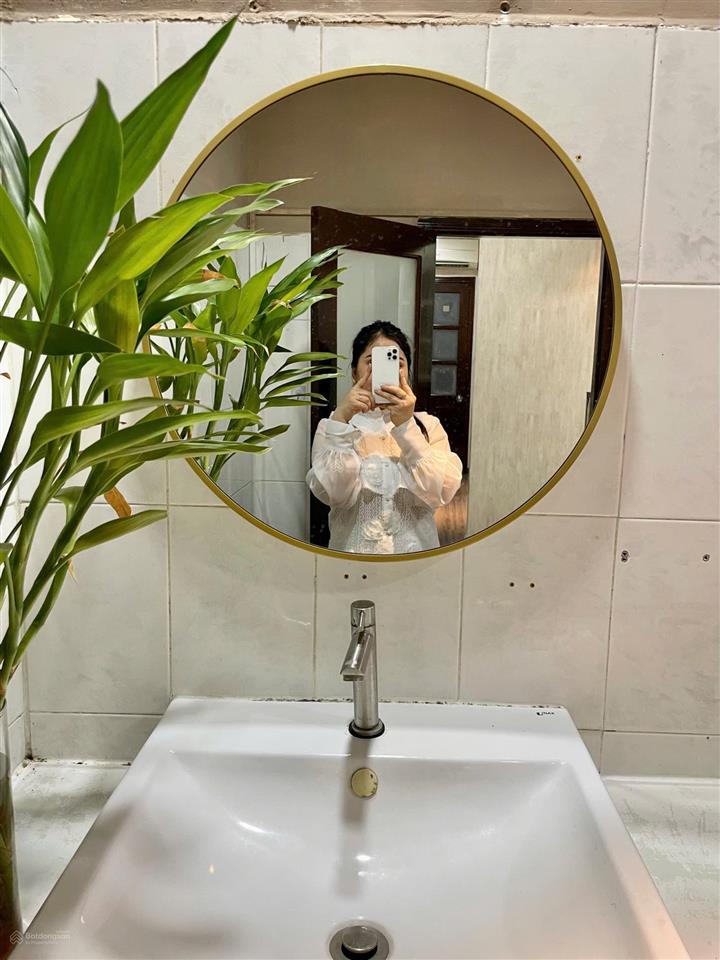 Căn hộ 1pn ngăn bếp 2 cửa sổ trời  giặt riêng  ngay công viên lê văn tám  chợ tân định  đh ueh