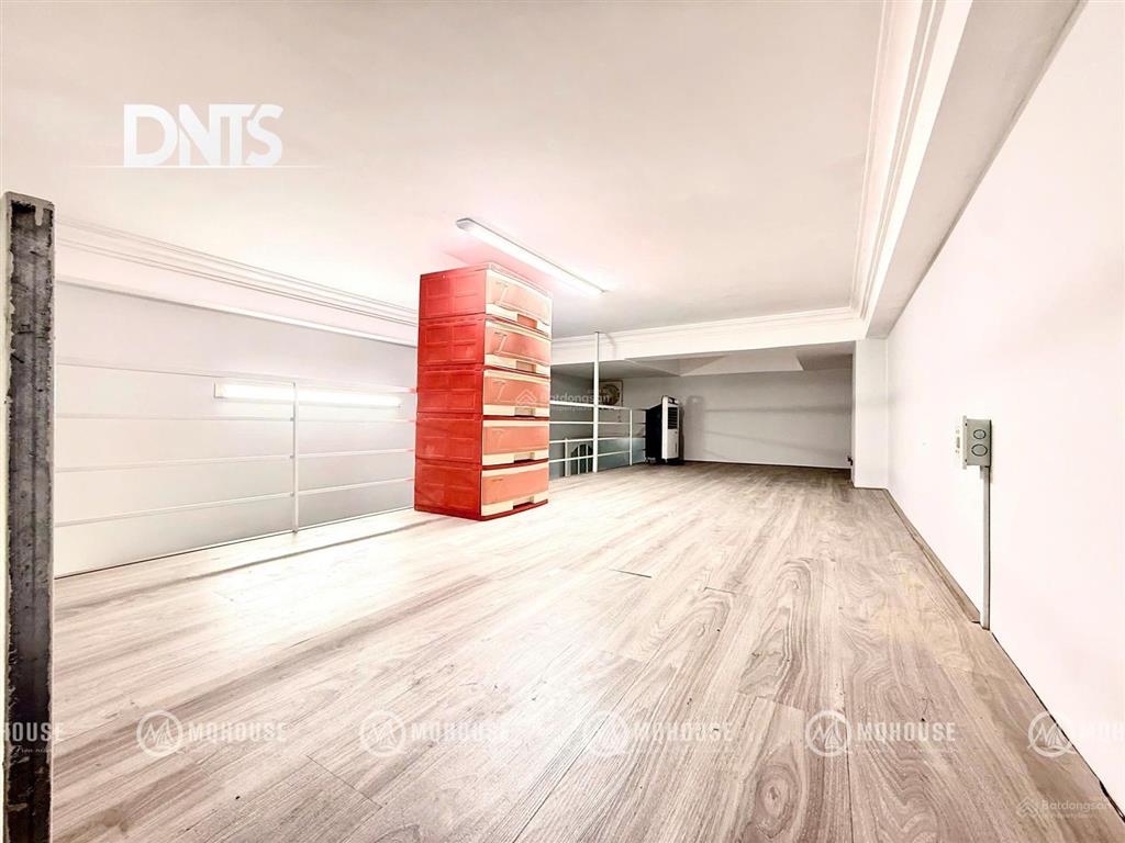 Duplex tách bếp  ban công  giặt riêng  ngay công viên tao đàn  ngã 6 phù đổng  ở được 3 người