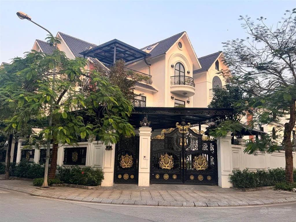 Bán biệt thự khu d gelenximco lê trọng tấn  diện tích 180m  full nội thất  chỉ 33 tỷ có tl