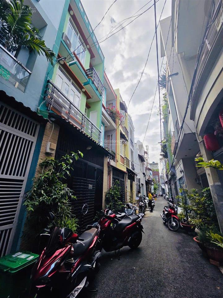 Chủ kẹt bán 2 tỷ 400. nhà 45m2 hẻm 6m nguyễn phúc nguyên. xây 4 tầng, sổ hồng sẵn, gần ga sài gòn