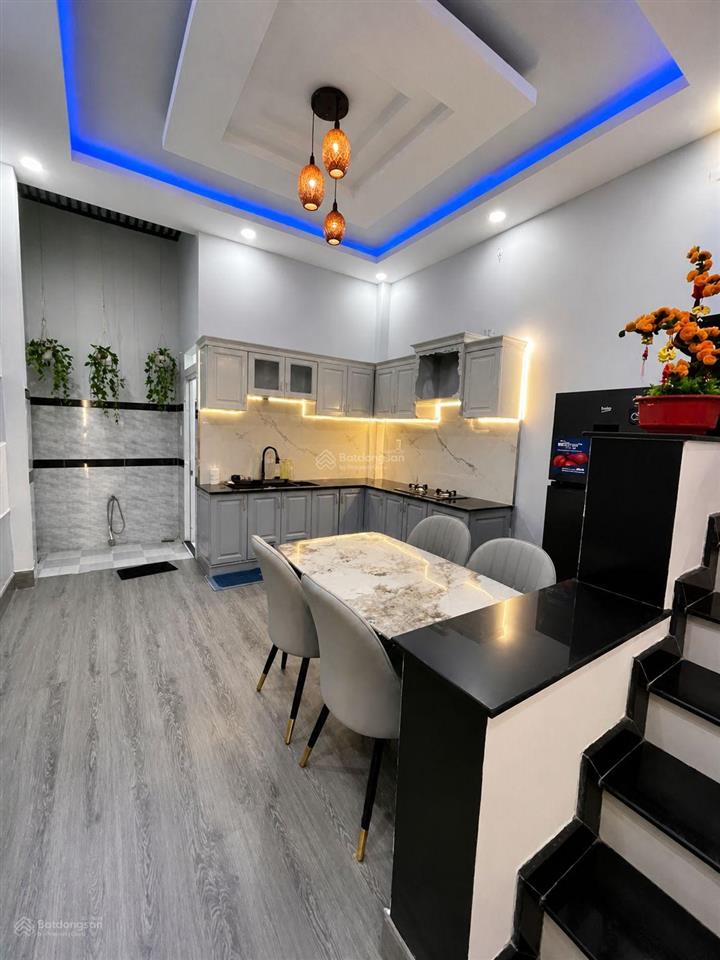 Chủ đi úc cần bán gấp nhà ,hxh đường phan văn trị, gò vấp shr dt 35,1m. giá 2 tỷ 750.