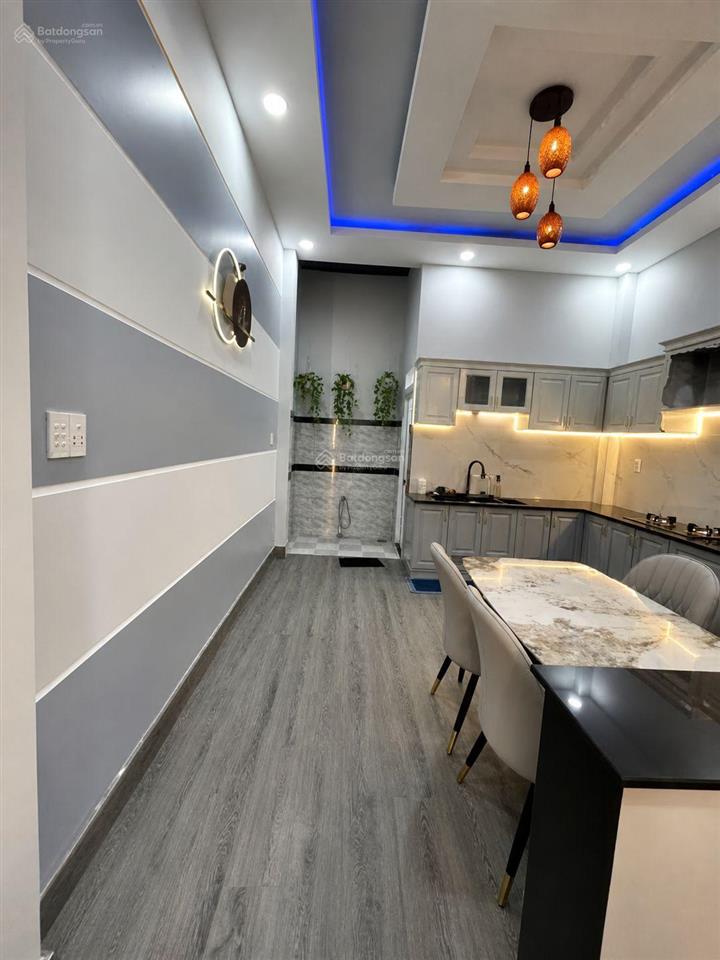 Chủ đi úc cần bán gấp nhà ,hxh đường phan văn trị, gò vấp shr dt 35,1m. giá 2 tỷ 750.