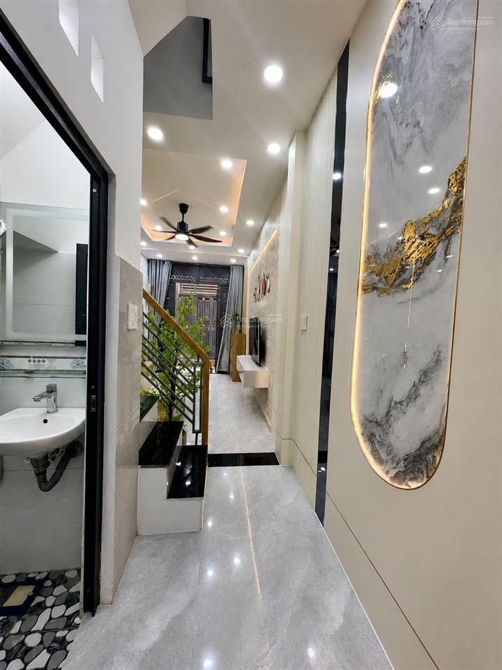 Bán gấp nhà gò vấp đường quang trung, hxh, shr dt 36,2m 1 trệt 1 lầu 3 phòng ngủ giá 3 tỷ 1