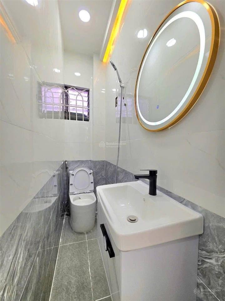 Chỉ với 2 tỷ 8 đã sở hữu ngay nhà gò vấp, đường nguyễn kiệm, p.3.
hẻm 3,4m xe ra vào thoải mái, shr
