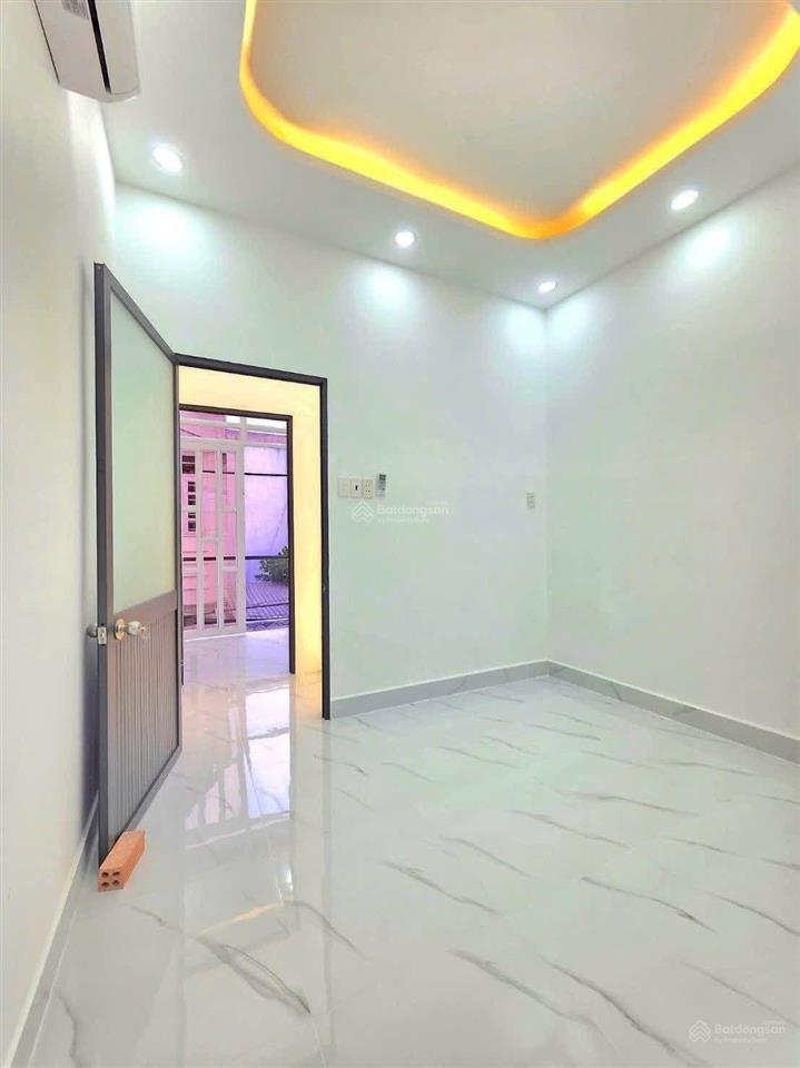 Chỉ với 2 tỷ 8 đã sở hữu ngay nhà gò vấp, đường nguyễn kiệm, p.3.
hẻm 3,4m xe ra vào thoải mái, shr