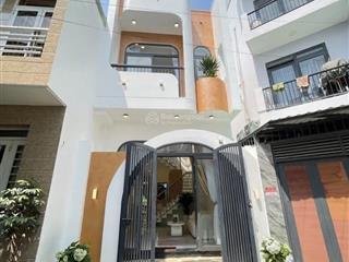 Chủ nhà kẹt vốn bán gấp 2 tỷ 9 nhà gò vấp, dt 60m2 hxh 4,2m, shr cầm,nội thất full, dọn vào ở ngay