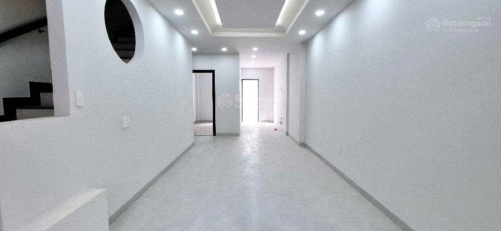 Nhà mới 3tầng  hxh 4m  76m2(4.7x17)  quốc lộ 13  kế vạn phúc city  p. hbp thủ đức  giá 6.9tỷ