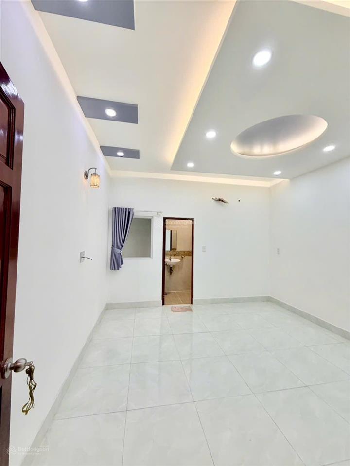 Cho thuê nhà mới khu tên lửa 4 tấm mặt tiền kinh doanh 4x19m giá 18 triệu  0971 848 ***