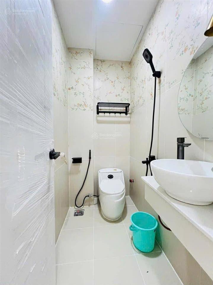 Cần bán gấp nhà đường cô giang , quận 1 giá 3tỷ420 gần nút giao ra cầu ông lãnh, diện tích 42m2