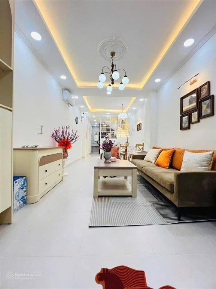 Cần bán gấp nhà đường cô giang , quận 1 giá 3tỷ420 gần nút giao ra cầu ông lãnh, diện tích 42m2