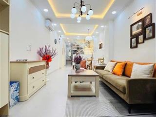 Cần bán gấp nhà đường cô giang , quận 1 giá 3tỷ420 gần nút giao ra cầu ông lãnh, diện tích 42m2