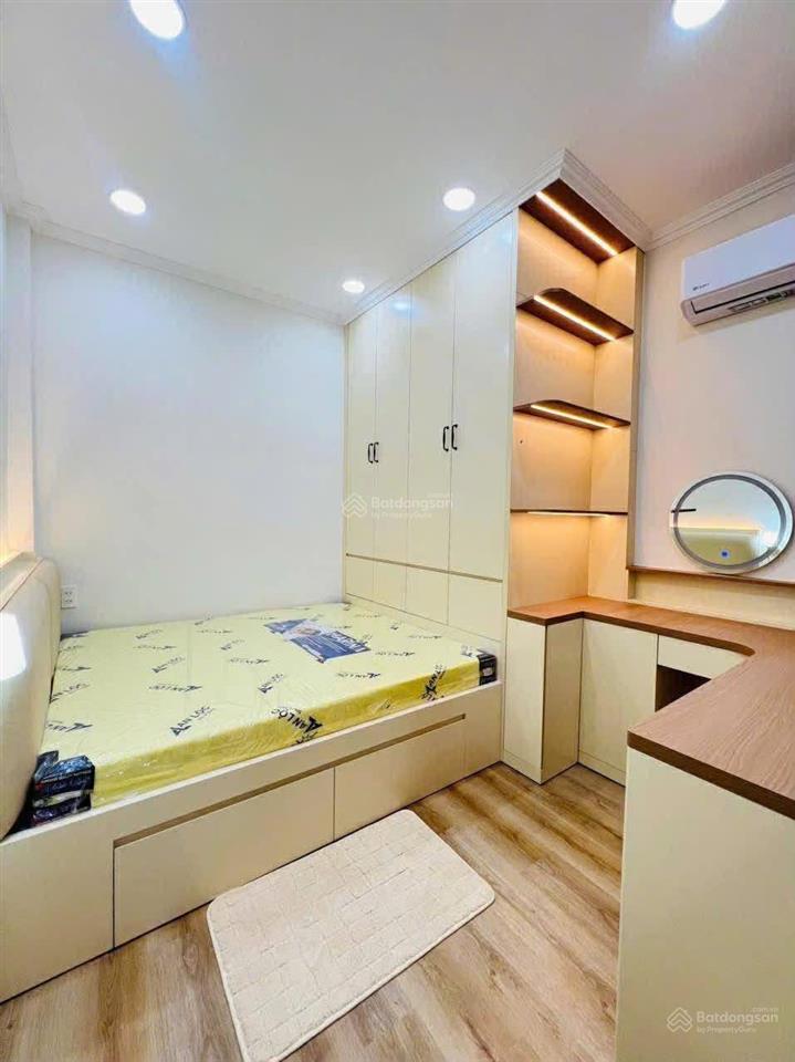 Cần bán gấp nhà đường cô giang , quận 1 giá 3tỷ420 gần nút giao ra cầu ông lãnh, diện tích 42m2