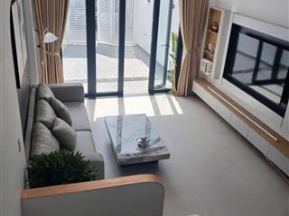 Bán gấp nhà đường thích quảng đức,quận phú nhuận,diện tích 45m2 ,cách chợ phú nhuận tầm 500m,shr