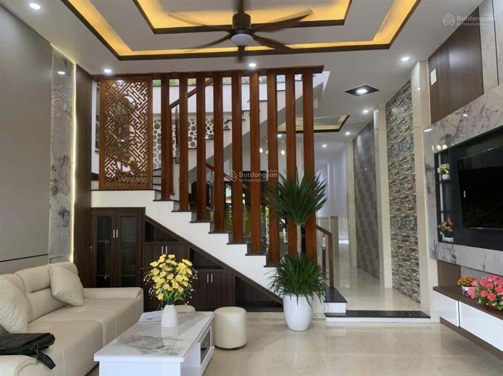 Bán gấp nhà đường nguyễn sơn hà,quận 3 ,gần bv từ dũ ,diện tích 53m2,giá 3tỷ420,sổ hồng riêng