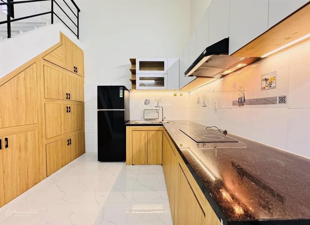 Chủ đi xa cần bán gấp nhà đường trần văn dư, quận tân bình, nhà gần sân bay, dt 50m2, shr