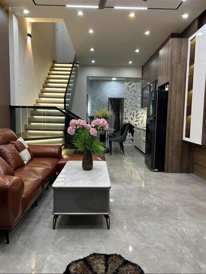 Cần bán gấp nhà đường nguyễn kiệm,quận phú nhuận ,dt 47m2,gần công viên,gần bvien,giá 1tỷ750,shr