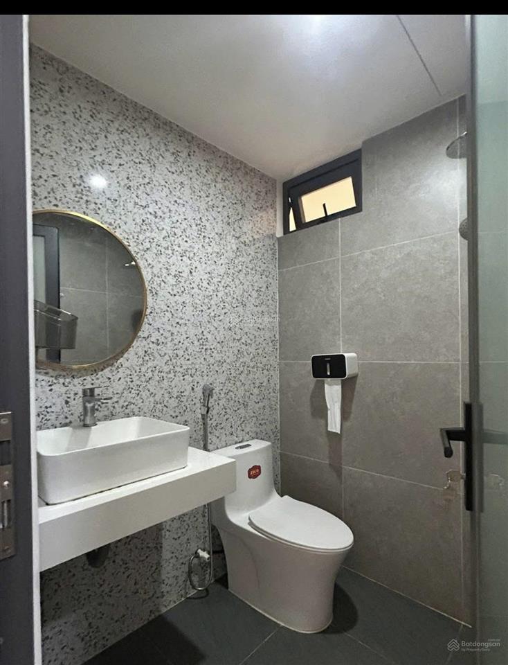 Cần bán gấp nhà đường nguyễn kiệm,quận phú nhuận ,dt 47m2,gần công viên,gần bvien,giá 1tỷ750,shr