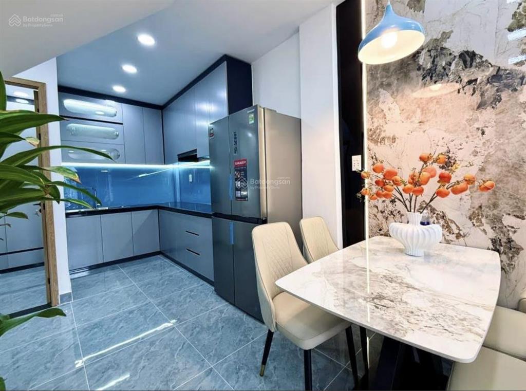 Bán gấp nhà đường nguyễn thị minh khai,quận 3 ,vị trí đẹp khu vực gần tttp,dt 48m2,giá 2tỷ980,shr