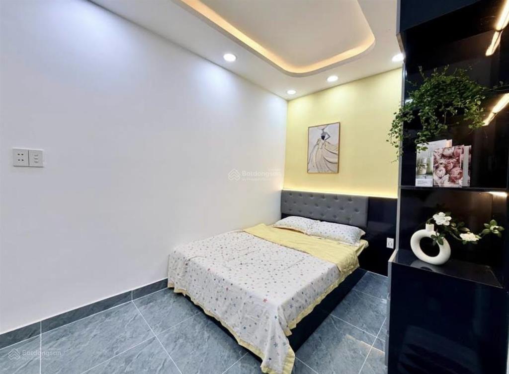 Bán gấp nhà đường nguyễn thị minh khai,quận 3 ,vị trí đẹp khu vực gần tttp,dt 48m2,giá 2tỷ980,shr