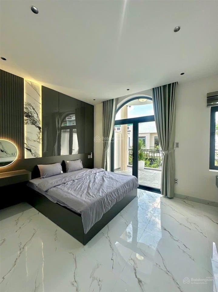 Bán gấp nhà đường phổ quang ,quận tân bình , khu vực đông dân cư , dt 52m2 ,giá 2tỷ630,shr