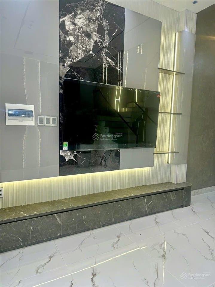 Bán gấp nhà đường phổ quang ,quận tân bình , khu vực đông dân cư , dt 52m2 ,giá 2tỷ630,shr