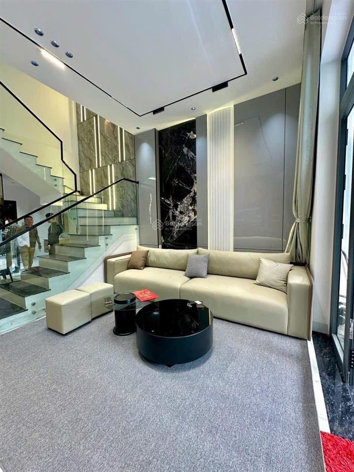 Bán gấp nhà đường phổ quang ,quận tân bình , khu vực đông dân cư , dt 52m2 ,giá 2tỷ630,shr