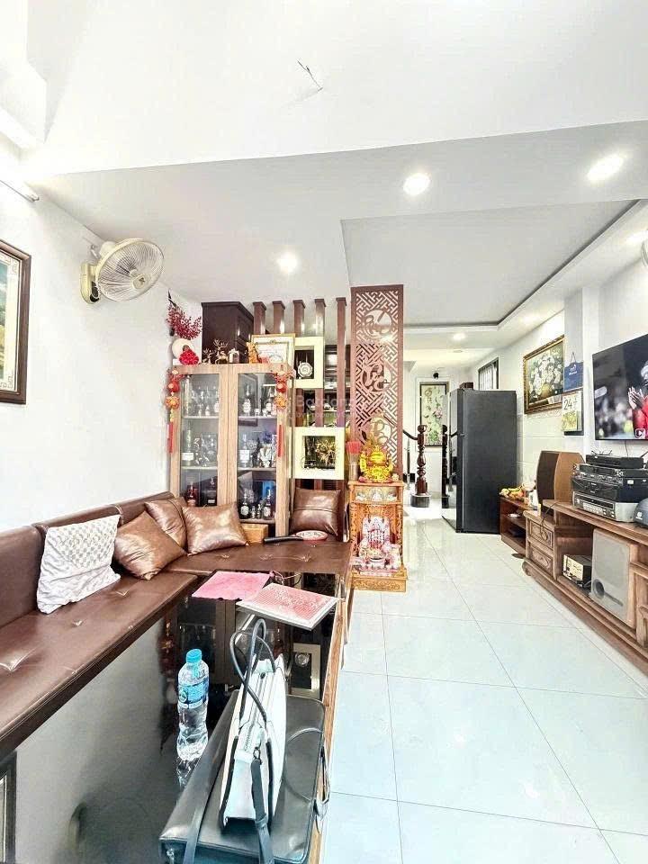Bán gấp nhà ở gần bv mắt ,đường tú xương ,q3,diện tích 38m2,shr chỉ với 1tỷ960 sở hữu ngay