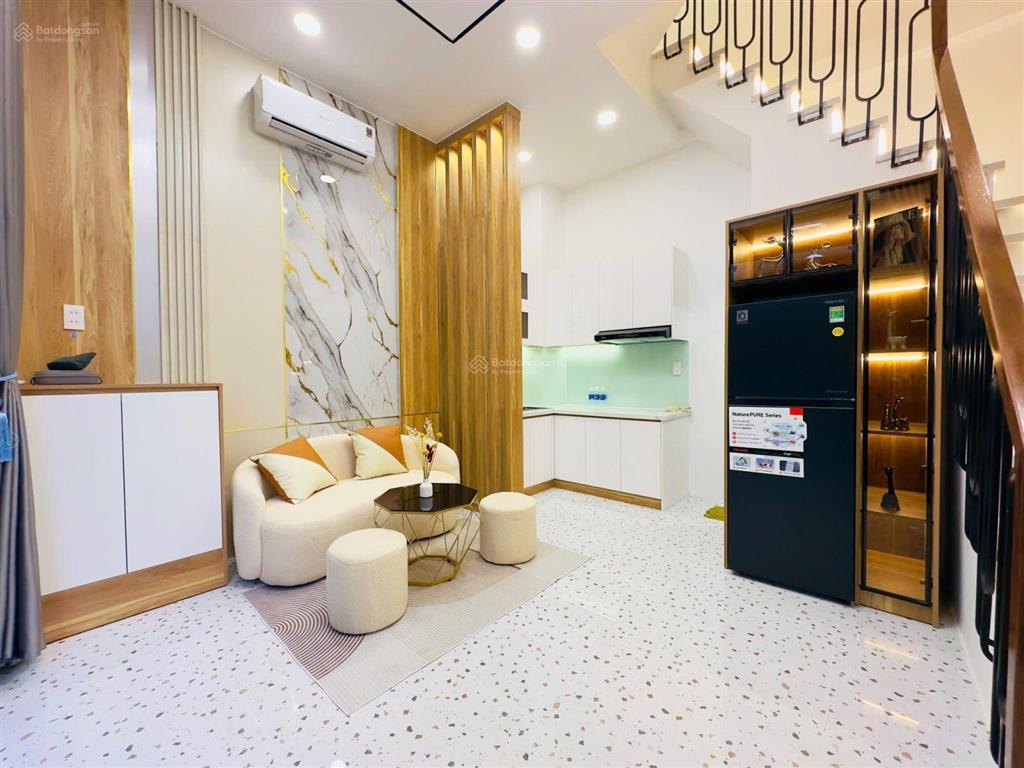 Hott hit siêu phẩm đ.huỳnh văn bánh,cách chợ phú nhuận chỉ tầm 10p.shrdiện tích 52m,giá 3tỷ150